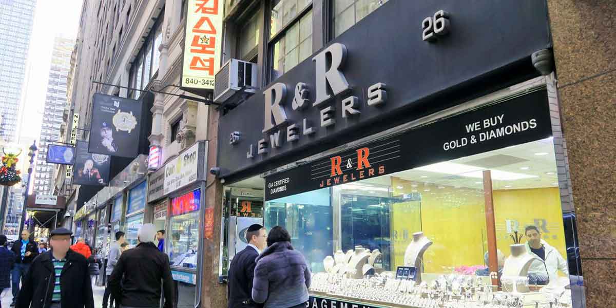 Buying jewelry in New York City